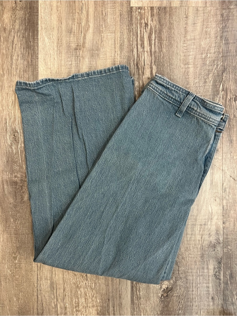 Universal Thread Light Blue High-Rise Denim Jeans